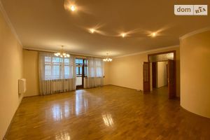 Сдается в аренду 3-комнатная квартира 154 кв. м в Киеве