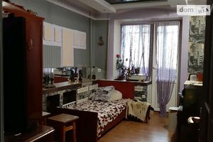 Здається в оренду кімната 62 кв. м у Рівному