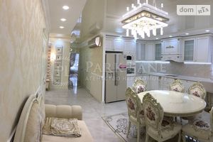 Продается 3-комнатная квартира 80 кв. м в Киеве