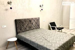 Продается 2-комнатная квартира 77.5 кв. м в Киеве