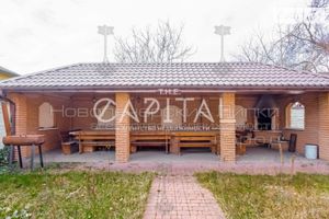 Продается дом на 3 этажа 200 кв. м с гаражом