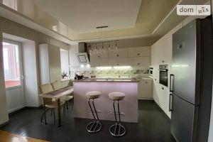 Продается 3-комнатная квартира 84 кв. м в Тернополе