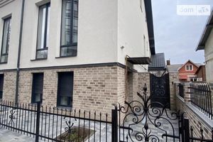 Сдается в аренду 2-комнатная квартира 69 кв. м в Ивано-Франковске