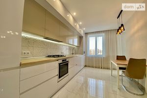 Продається 3-кімнатна квартира 107 кв. м у Миколаєві