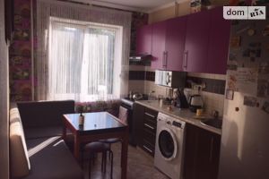 Продается 3-комнатная квартира 66.8 кв. м в Ровно