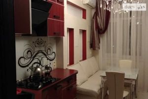 Продается 2-комнатная квартира 70 кв. м в Одессе