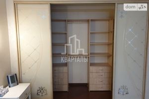 Сдается в аренду 3-комнатная квартира 140 кв. м в Киеве