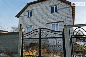 Продается дом на 2 этажа 210 кв. м с мансардой