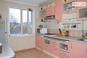 Продається 3-кімнатна квартира 60.2 кв. м у Миколаєві