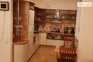 Продается 2-комнатная квартира 75.2 кв. м в Киеве