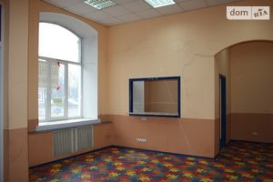 Сдается в аренду нежилое помещение в жилом доме 40 кв. м в 5-этажном здании