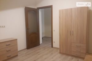 Сдается в оренду частина будинку 45 кв. м з балконом