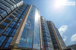 Продається 4-кімнатна квартира 117.5 кв. м у Дніпрі