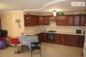 Продается дом на 2 этажа 238 кв. м с подвалом