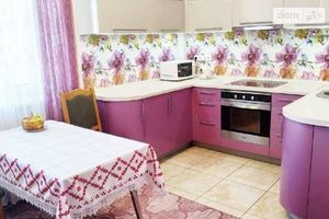 Продається 2-кімнатна квартира 76.1 кв. м у Рівному