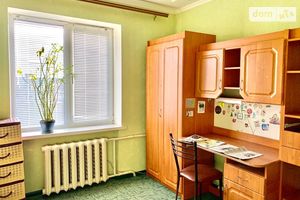 Продается 3-комнатная квартира 68 кв. м в Запорожье
