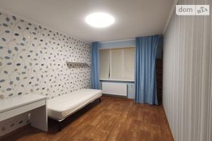 Продается 2-комнатная квартира 72 кв. м в Чернигове