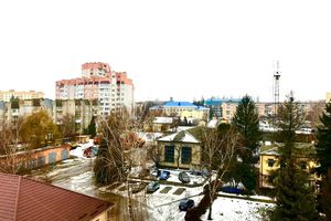 Продається 3-кімнатна квартира 66.4 кв. м у Рівному