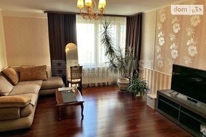Продается 3-комнатная квартира 109 кв. м в Киеве