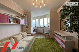 Продается 3-комнатная квартира 102 кв. м в Киеве