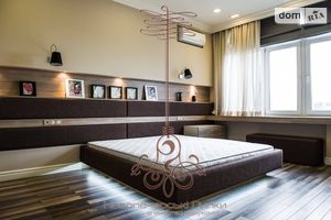 Сдается в аренду 1-комнатная квартира 120 кв. м в Киеве