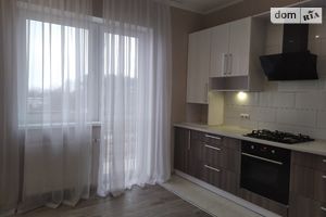 Продается 1-комнатная квартира 43 кв. м в Ужгороде