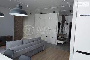 Продается 3-комнатная квартира 79 кв. м в Киеве