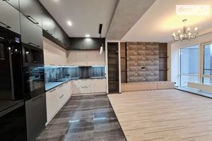 Продається 2-кімнатна квартира 70 кв. м у Дніпрі