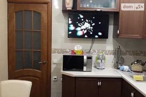 Продается 3-комнатная квартира 63 кв. м в Полтаве