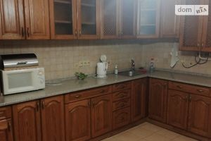 Продается 3-комнатная квартира 120 кв. м в Ужгороде