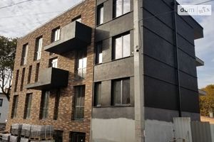 Продається 2-кімнатна квартира 63 кв. м у Рівному