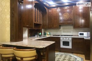 Сдается в аренду 3-комнатная квартира 105 кв. м в Киеве