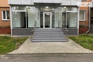 Продається офіс 54 кв. м в нежитловому приміщені в житловому будинку