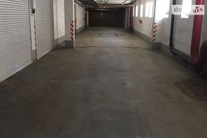 Продается подземный паркинг под легковое авто на 16.6 кв. м