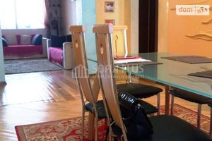 Продается 4-комнатная квартира 107 кв. м в Киеве