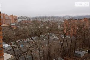 Продается 3-комнатная квартира 80 кв. м в Тернополе
