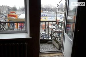 Продається 4-кімнатна квартира 83 кв. м у Дніпрі