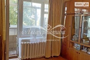 Продается 1-комнатная квартира 37 кв. м в Чернигове
