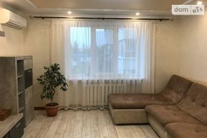 Продается 4-комнатная квартира 76 кв. м в Херсоне