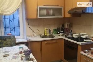 Продается 4-комнатная квартира 80 кв. м в Днепре