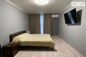 Сдается в аренду 1-комнатная квартира 43 кв. м в Полтаве