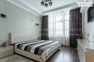Продается 3-комнатная квартира 80 кв. м в Киеве