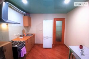 Продается 2-комнатная квартира 70.7 кв. м в Полтаве