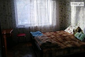Продається 2-кімнатна квартира 38 кв. м у Рівному