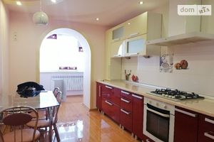 Продается 3-комнатная квартира 90 кв. м в Тернополе