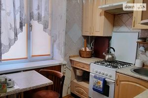 Продается 3-комнатная квартира 55.6 кв. м в Мариуполе