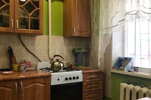 Продается 2-комнатная квартира 43 кв. м в Кривом Роге