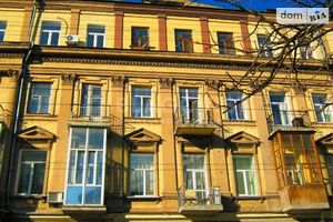 Продается 3-комнатная квартира 75 кв. м в Киеве