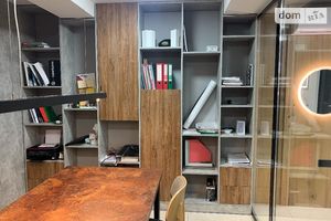 Здається в оренду об'єкт сфери послуг 131 кв. м в 5-поверховій будівлі