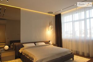 Продается 3-комнатная квартира 125 кв. м в Киеве